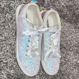Glitter tennis shoes with ribbon laces